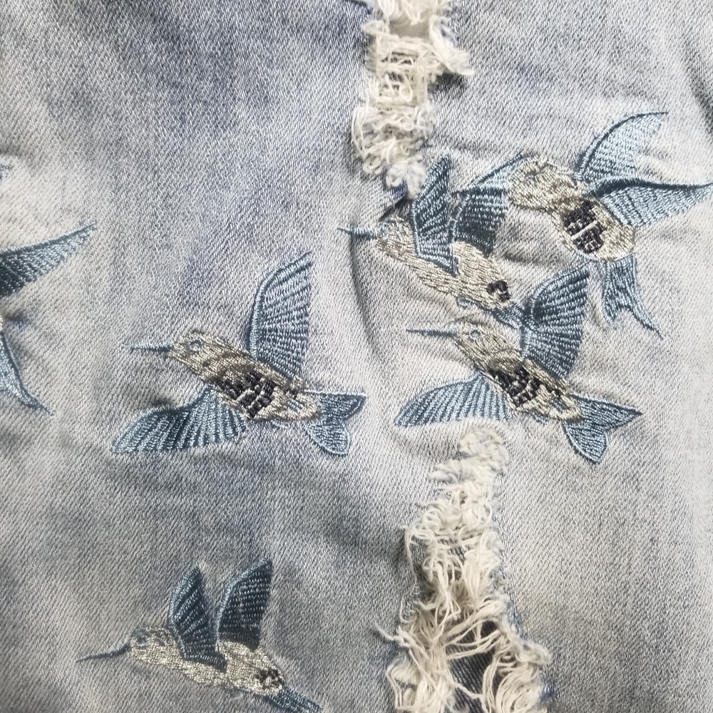 SAKS FIFTH AVENUE WOMEN'S RELAXED CROP DISTRESSED HUMMINGBIRD JEANS SIZE 31 - Picture 15 of 16